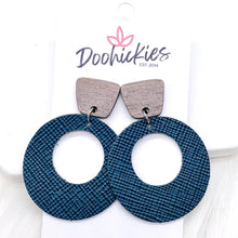 Load image into Gallery viewer, 2&quot; Saffiano Lil&#39; Os