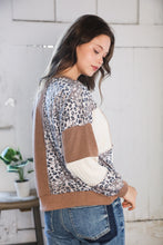 Load image into Gallery viewer, Wild Stitches Taupe Cable Knit Sweater