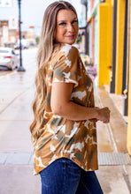 Load image into Gallery viewer, COWHIDE ESSENTIAL SCOOP NECK SHORT SLEEVE TOP W CURVED HEM