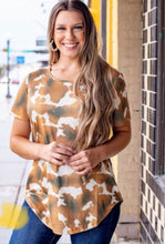 Load image into Gallery viewer, COWHIDE ESSENTIAL SCOOP NECK SHORT SLEEVE TOP W CURVED HEM