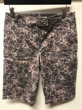 Load image into Gallery viewer, NY&amp;CO Brown Floral Shorts-8