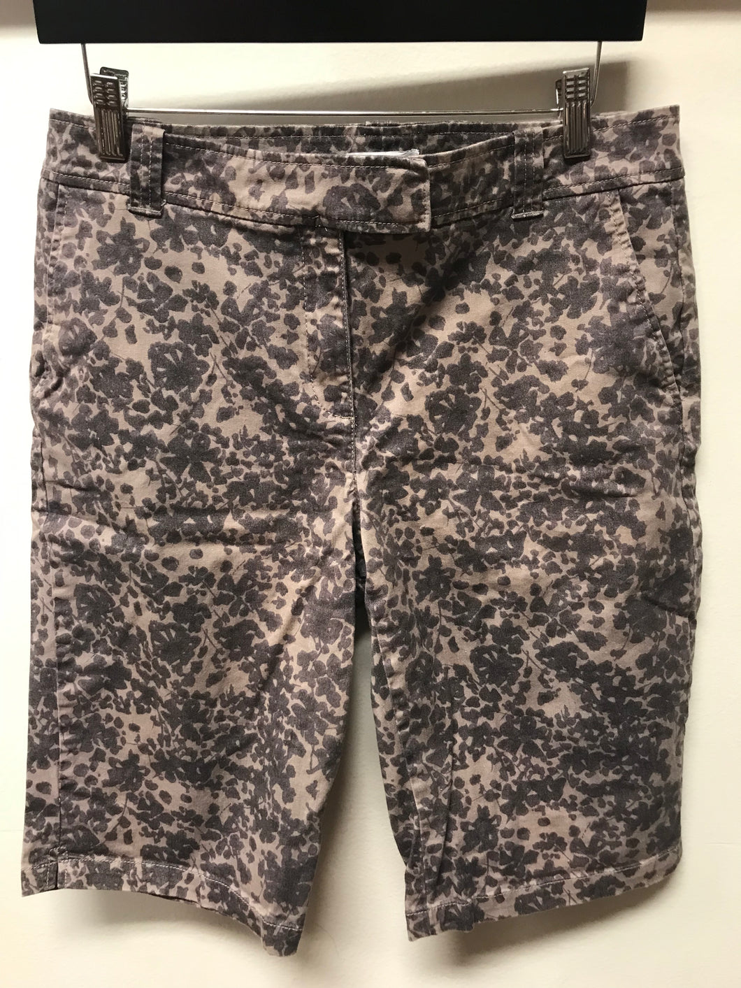 NY&CO Brown Floral Shorts-8