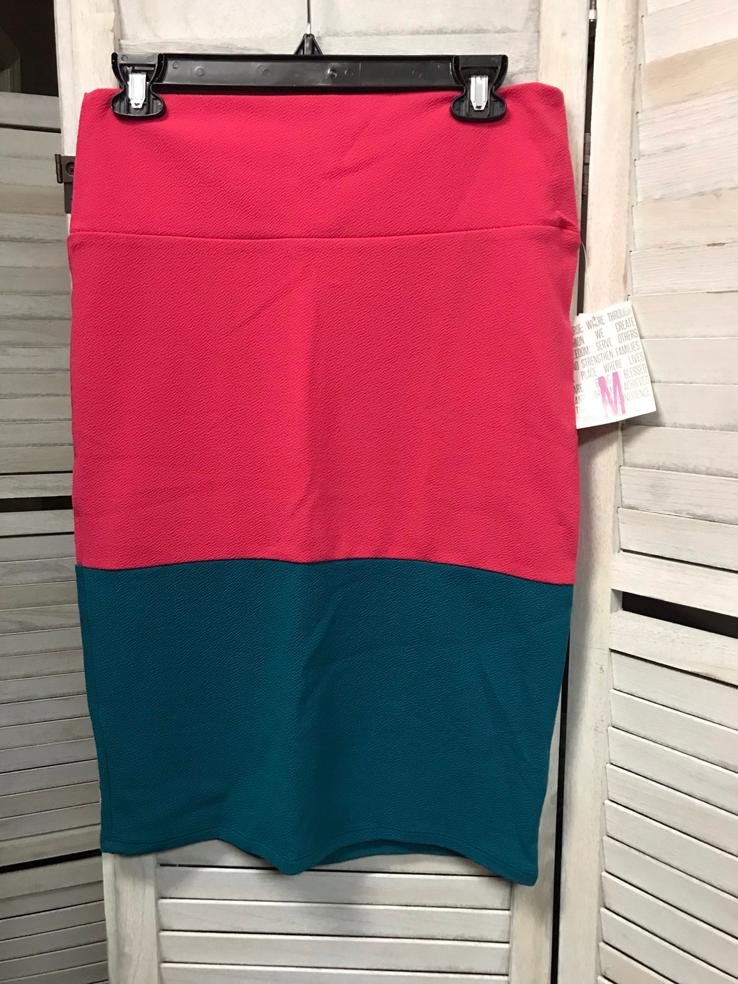 Lularoe Cassie- Medium