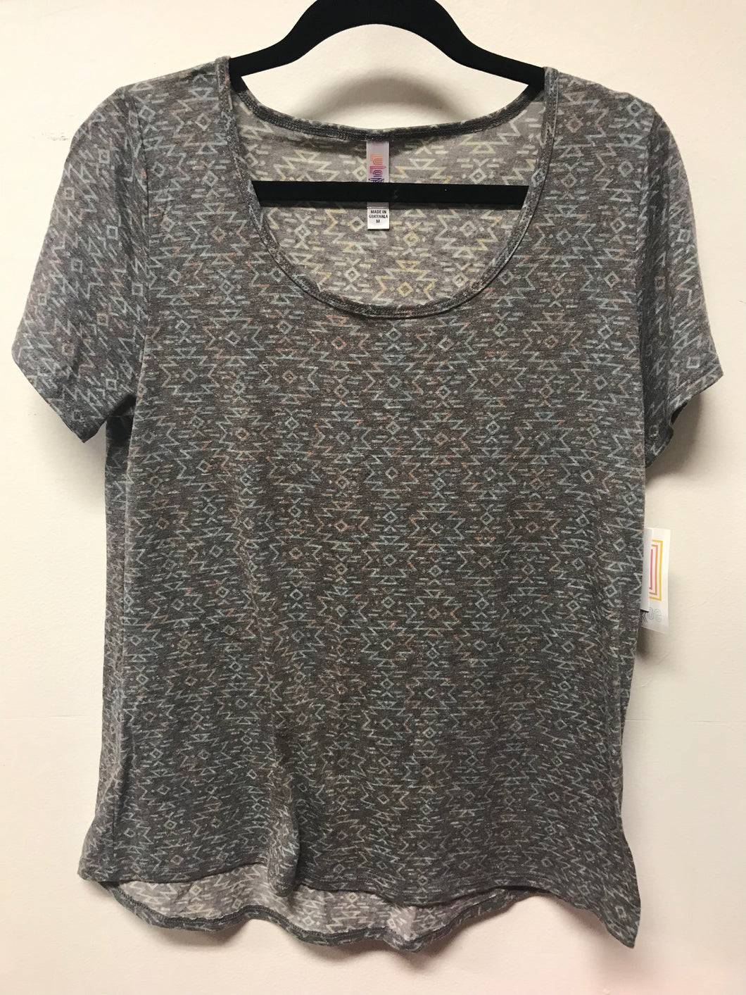 Lularoe Classic Tee-Medium