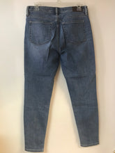 Load image into Gallery viewer, Ralph Lauren Skinny Jeans- 6