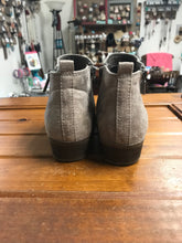 Load image into Gallery viewer, Carlos Santana Taupe Booties